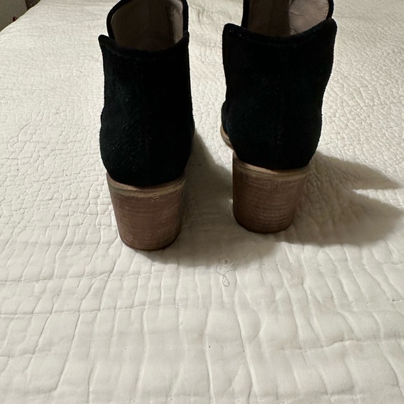 Black Nordstrom BP black suede ankle boots - Picture 4 of 6